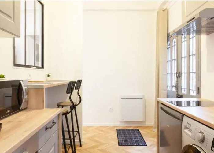 アパート Le Coeur De 1-bedroom Retreat フォンテーヌブロー